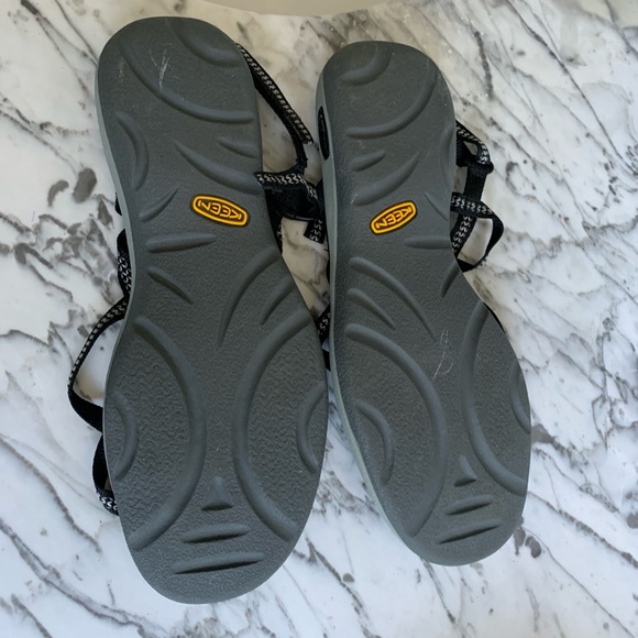 Keen Sandals 8.5 - Picture 5 of 5